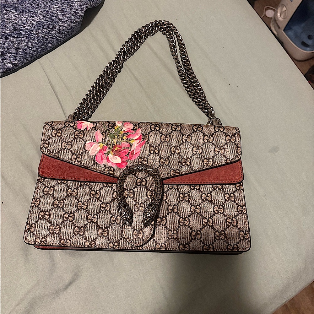 GG Supreme canvas Gucci purse with certificate of authenticity